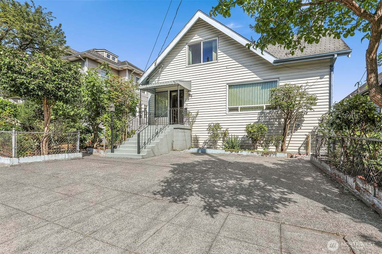 4022 Woodland Park Avenue - Photo 1