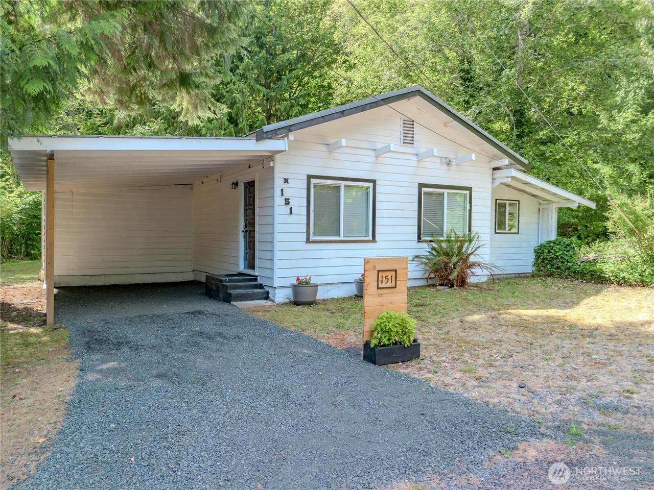 151 Susan Avenue - Photo 1