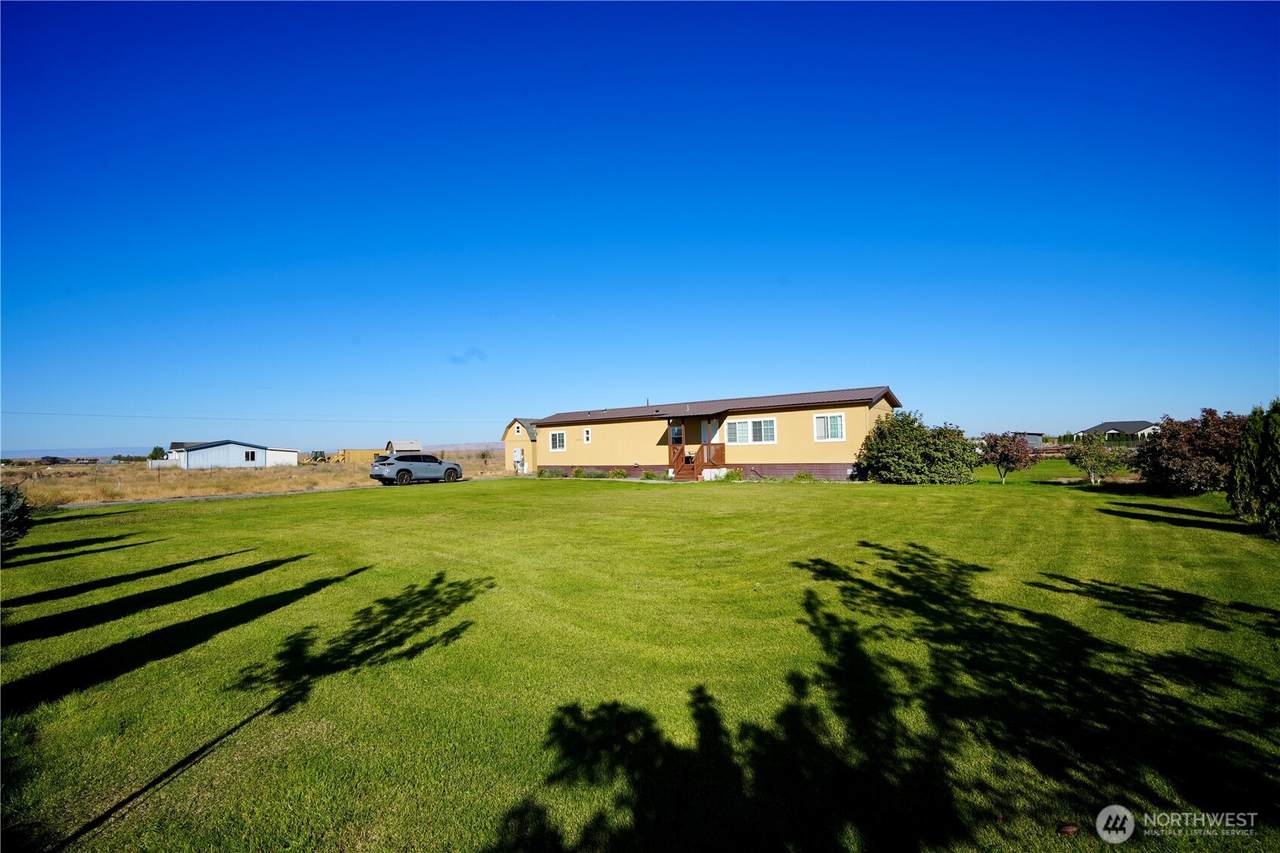 3968 7.8 Road - Photo 1