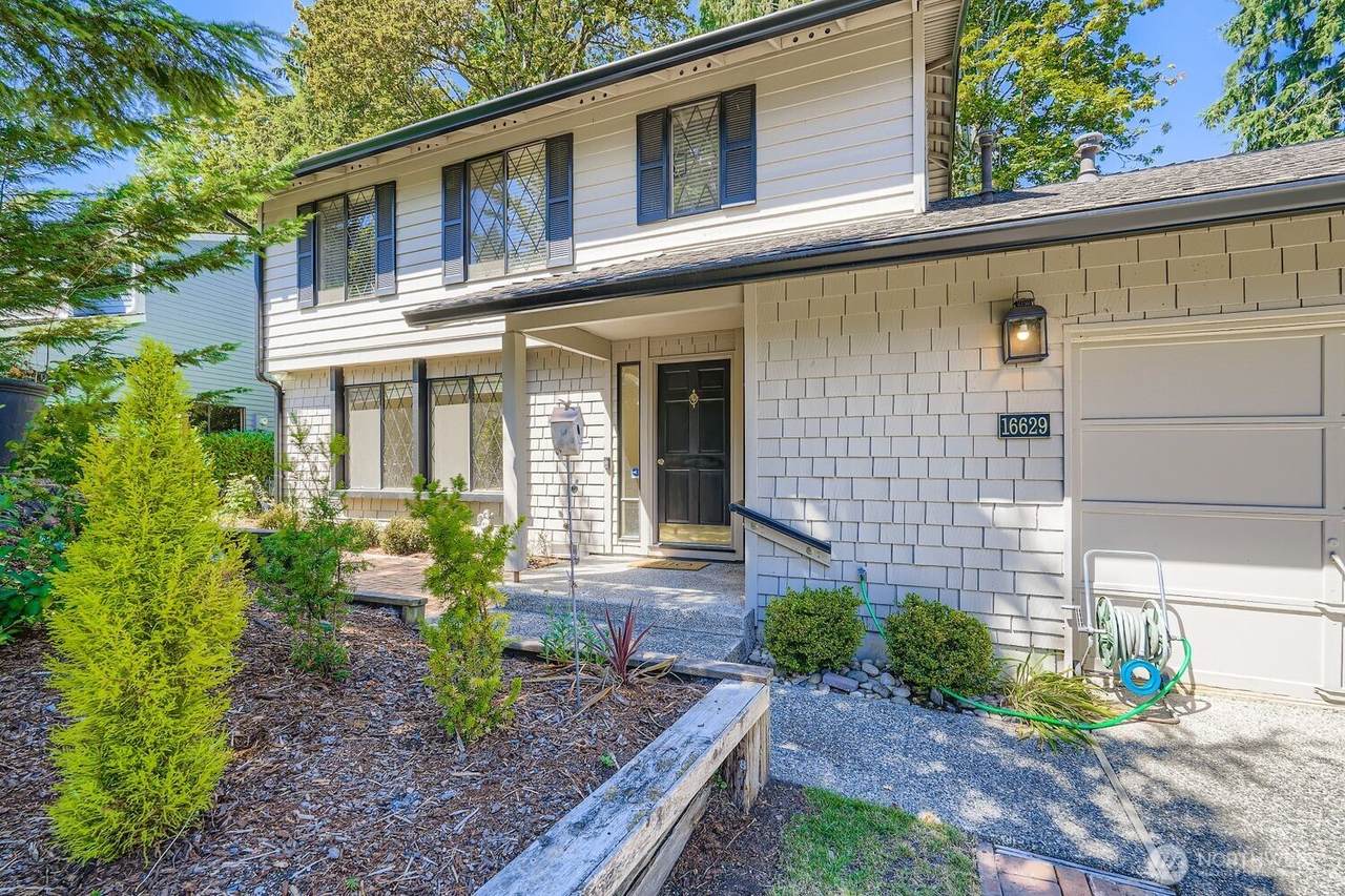 16629 158th Place - Photo 1