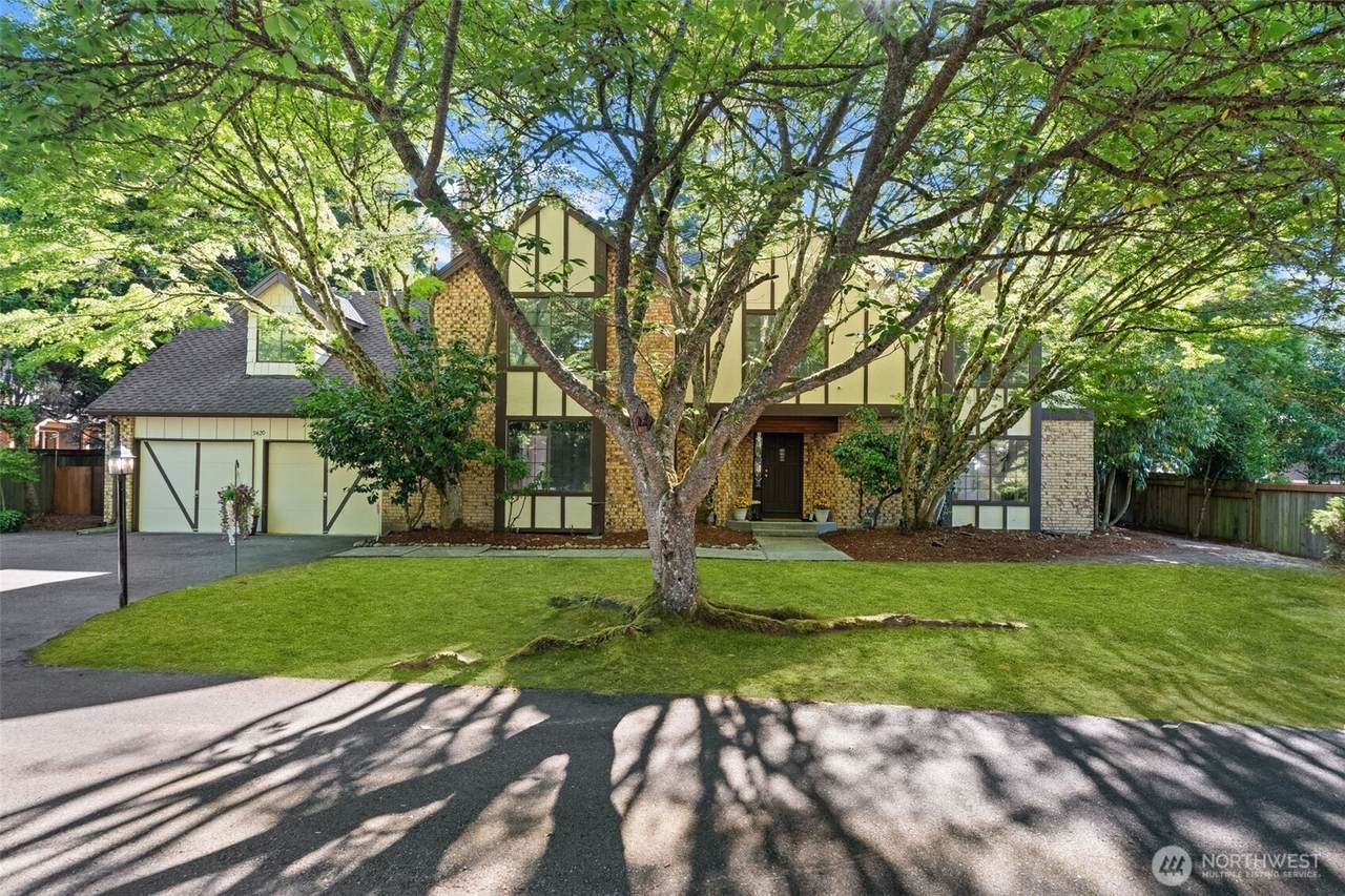 9420 Veterans Drive - Photo 1