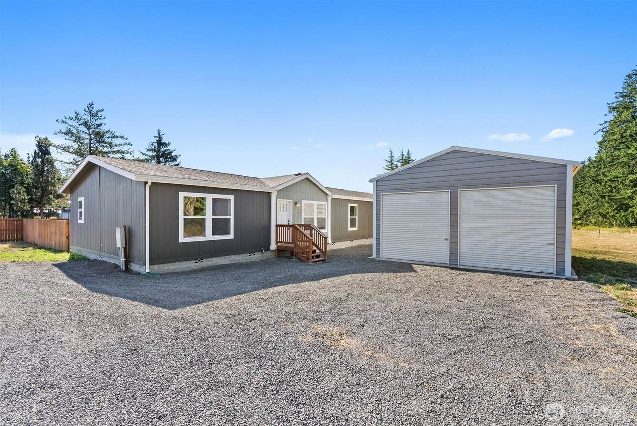 1088 Koontz - Photo 1