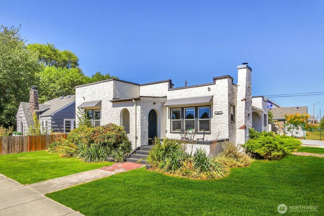 1633 3rd Street - Photo 1
