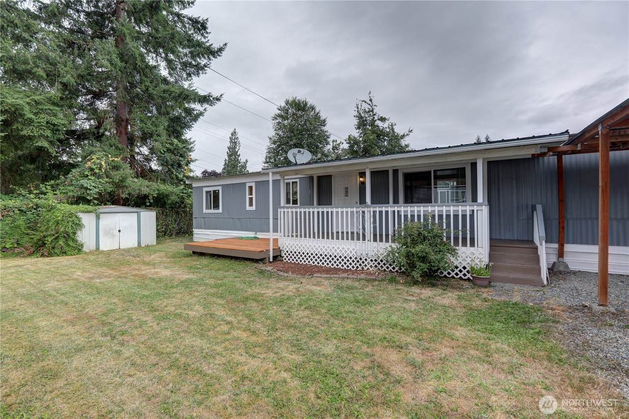 32501 50th Street - Photo 1