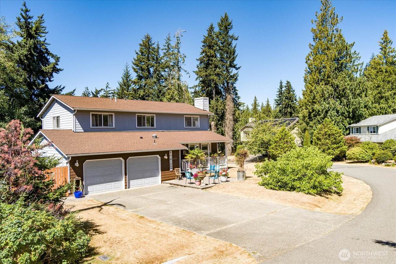 4324 Shadowood Drive - Photo 1