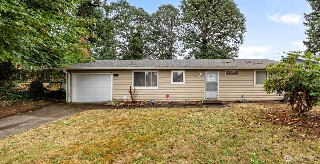 816 Oakcrest Street - Photo 1