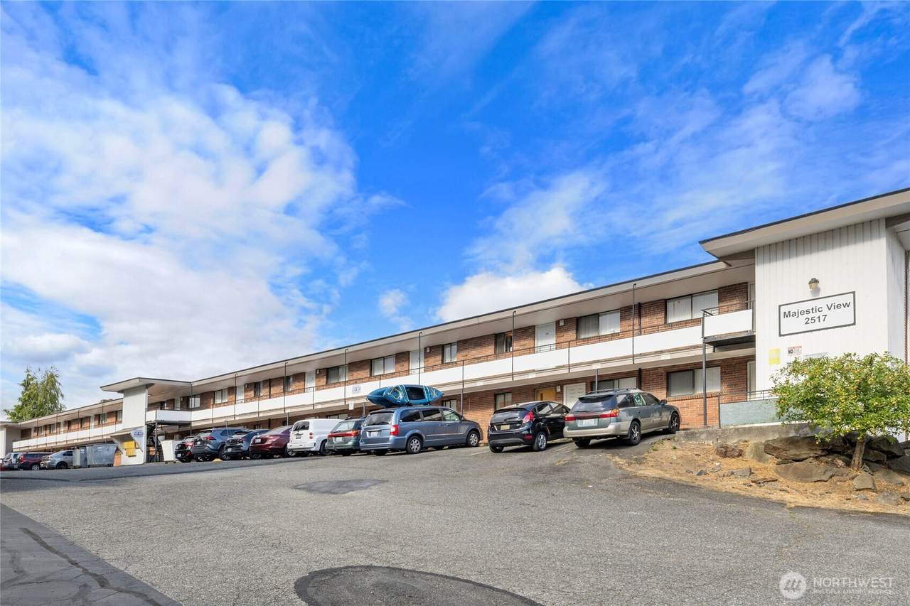 2517 Howard Avenue - Photo 1