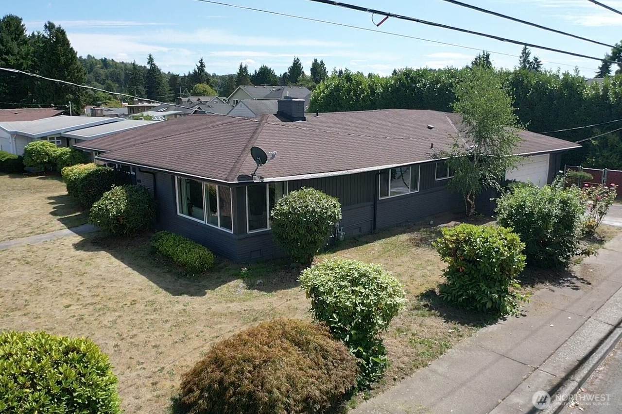 1608 2nd Street - Photo 1