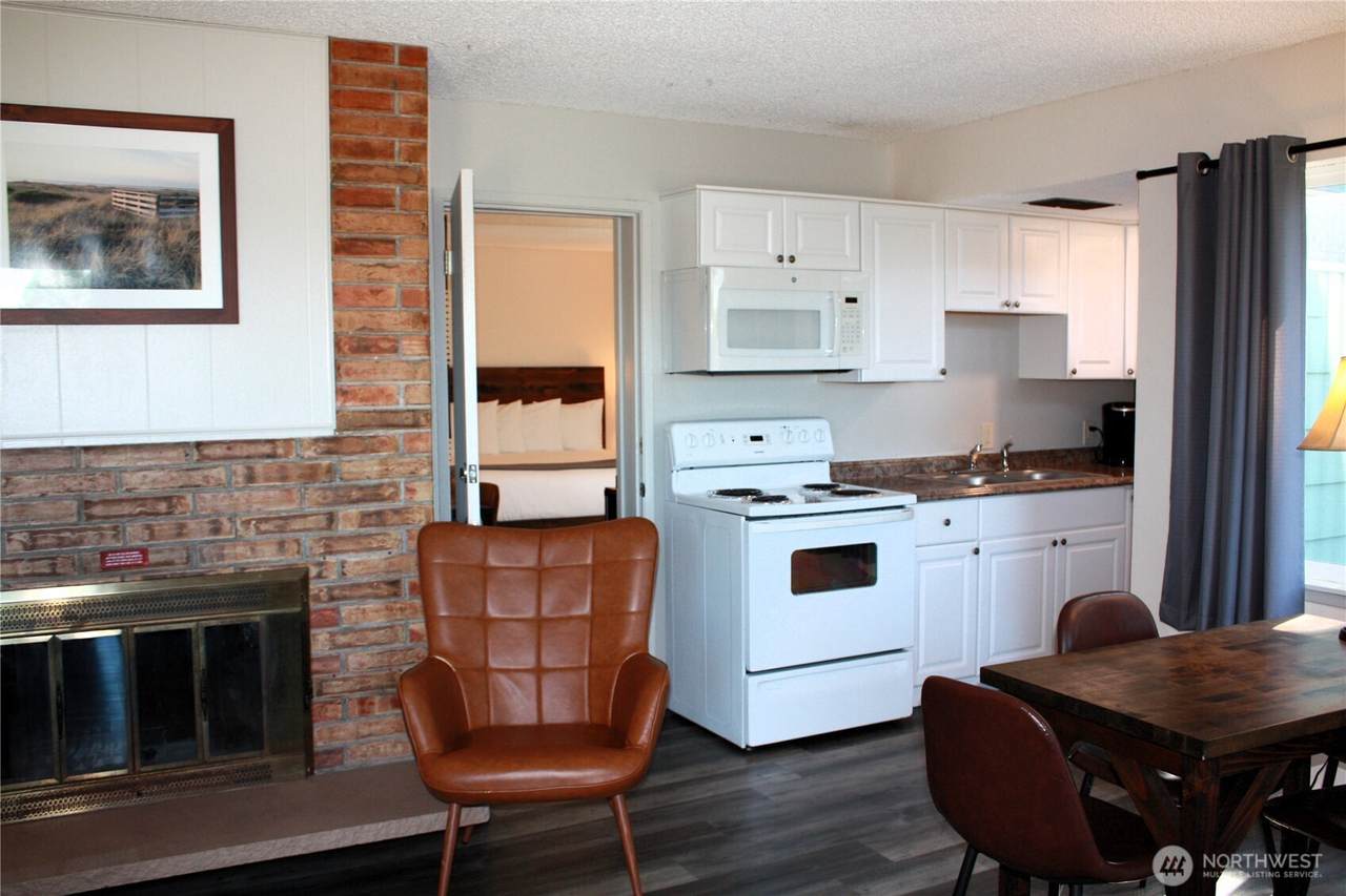 710 Hancock Avenue - Photo 1