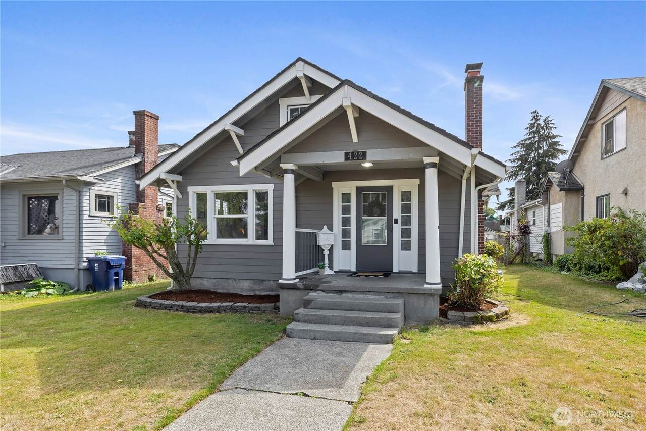 422 53rd St - Photo 1