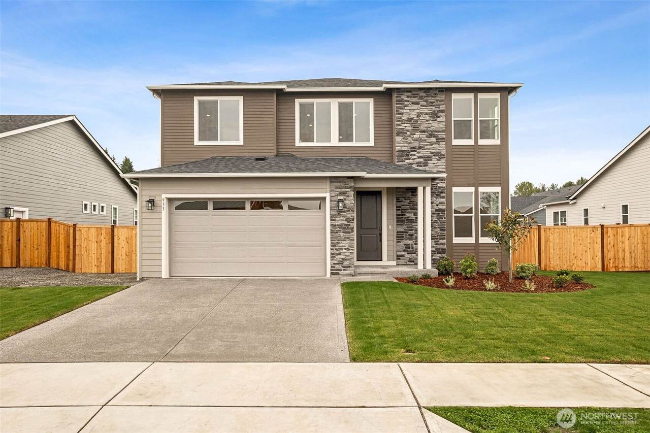 933 Sawyer Avenue - Photo 1