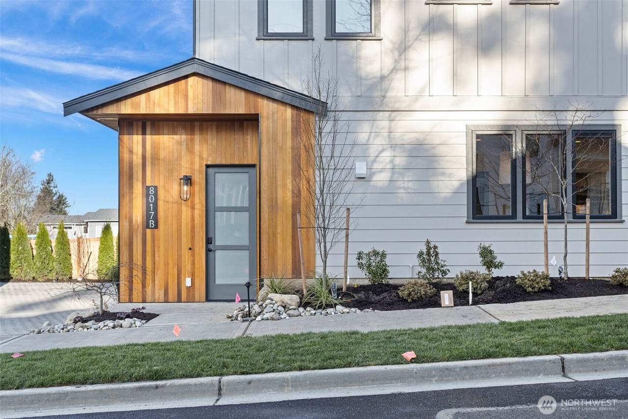 8017 126th Avenue - Photo 1