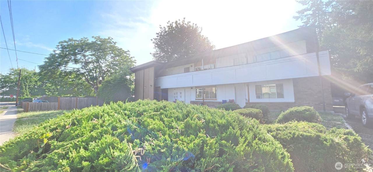 425 H Street - Photo 1