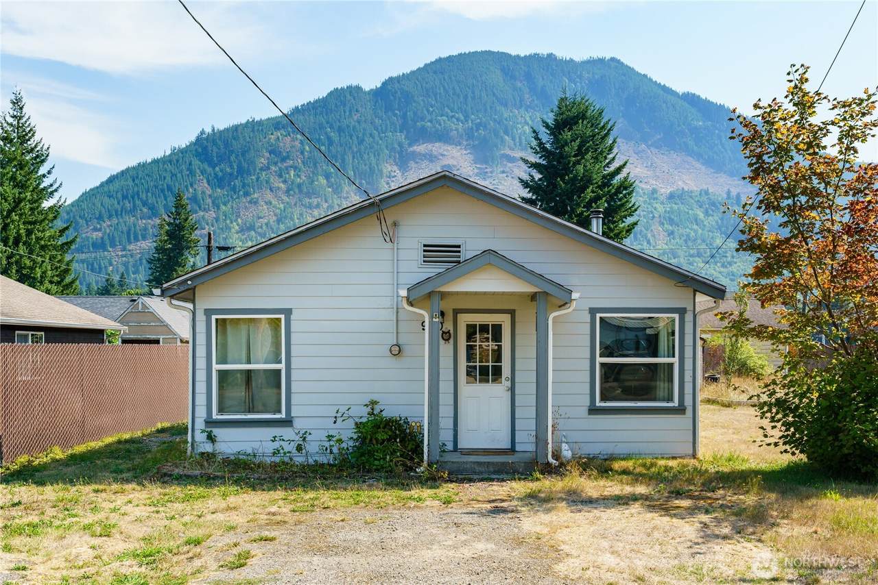 910 Sauk Avenue - Photo 1