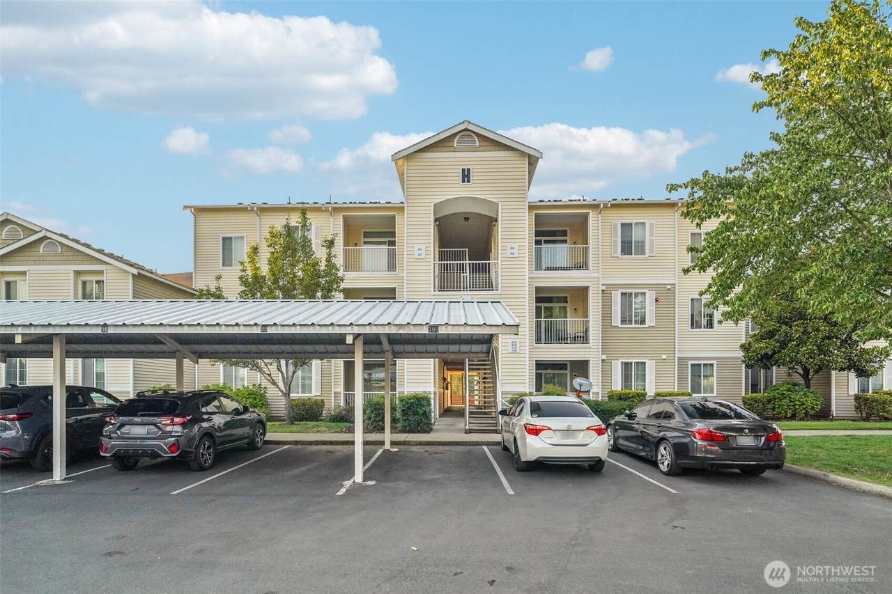 10113 186th Street - Photo 1