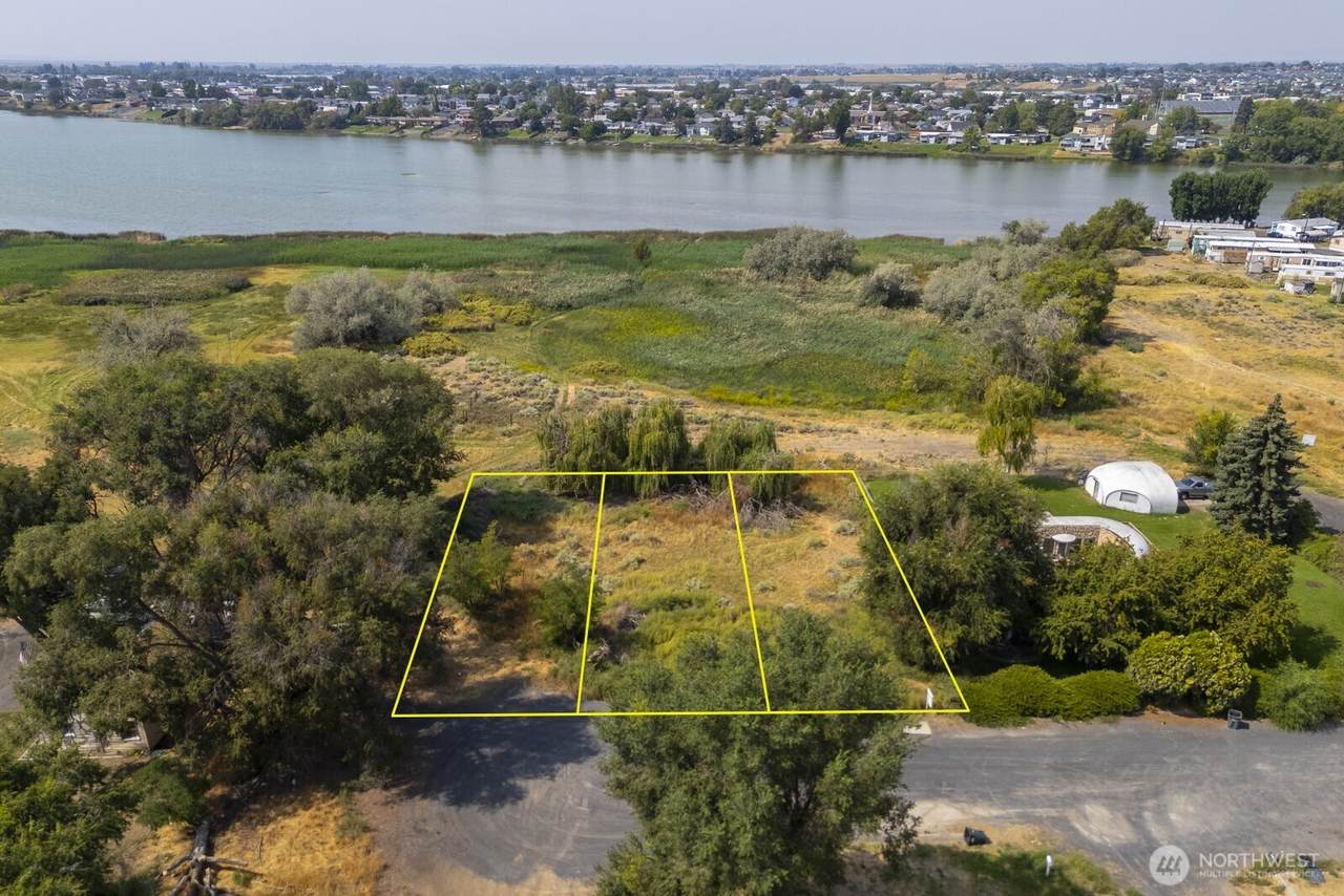 1012 Ashley Way - Photo 1