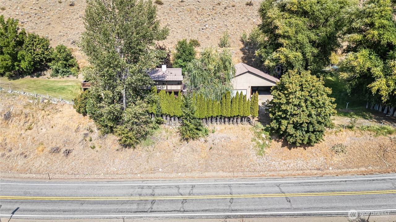 1077 Highway 153 - Photo 1