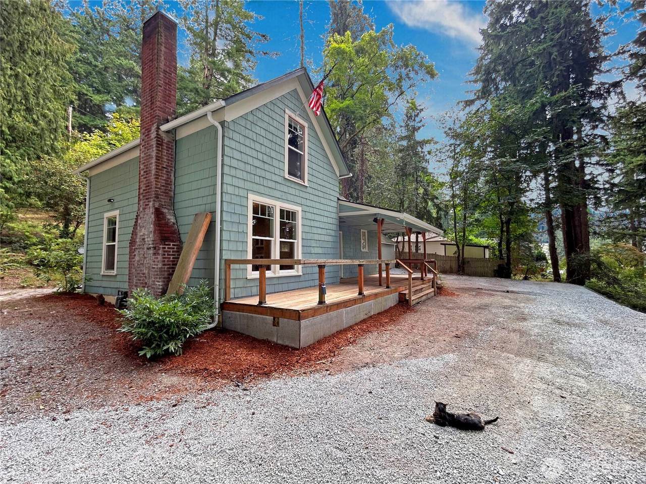 1613 10th Street - Photo 1