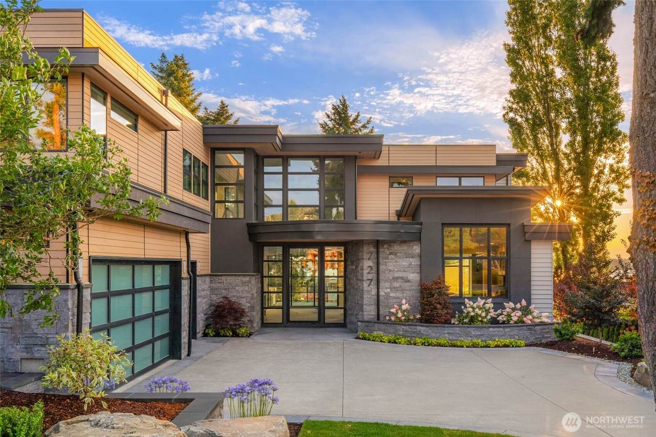 727 2nd Street - Photo 1