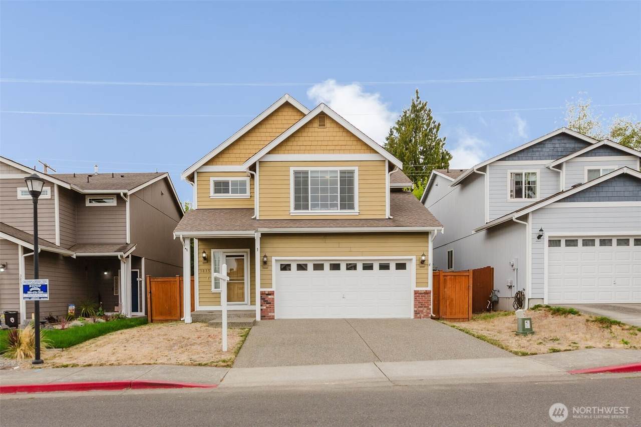 3835 Earendale Avenue - Photo 1