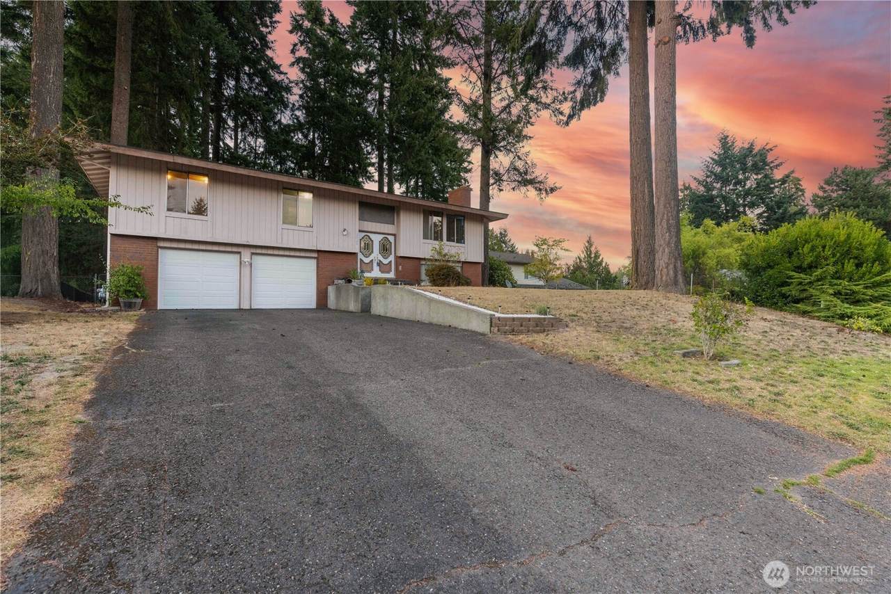 2348 Windsor Court - Photo 1