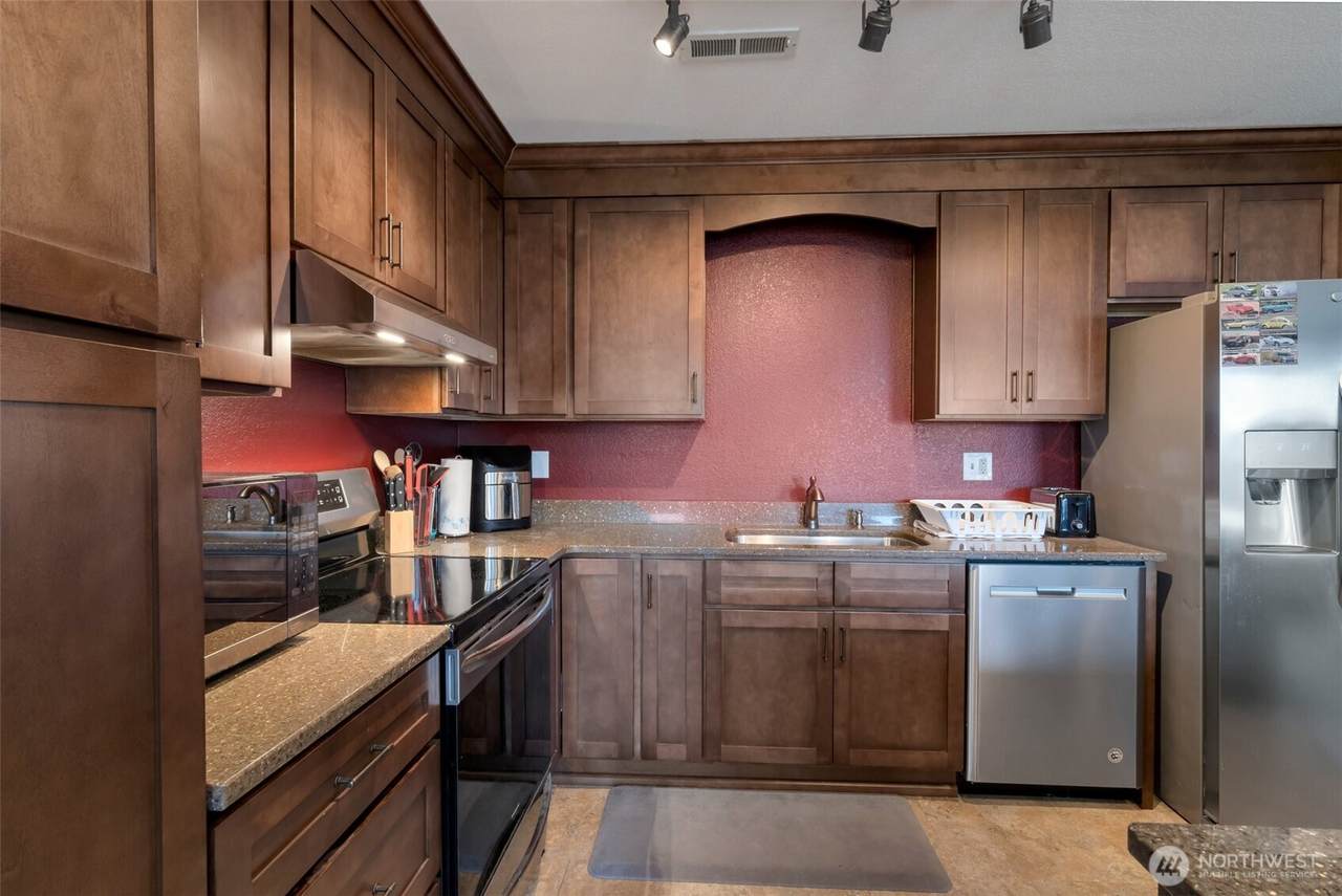 651 Bayshore Drive - Photo 1