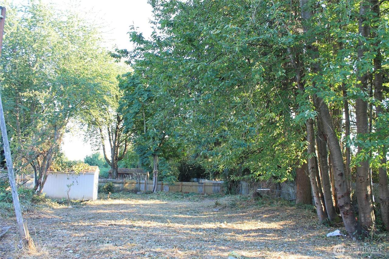 10806 57th Street - Photo 1