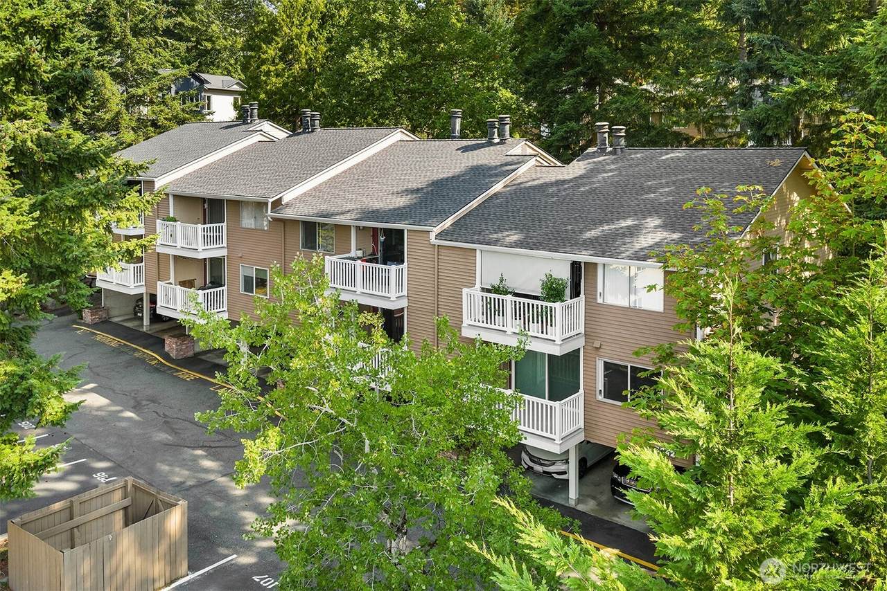 8652 164th Avenue - Photo 1