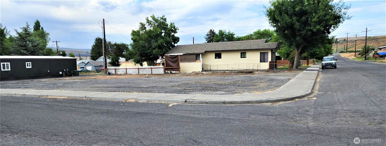 215 Elder Street - Photo 1