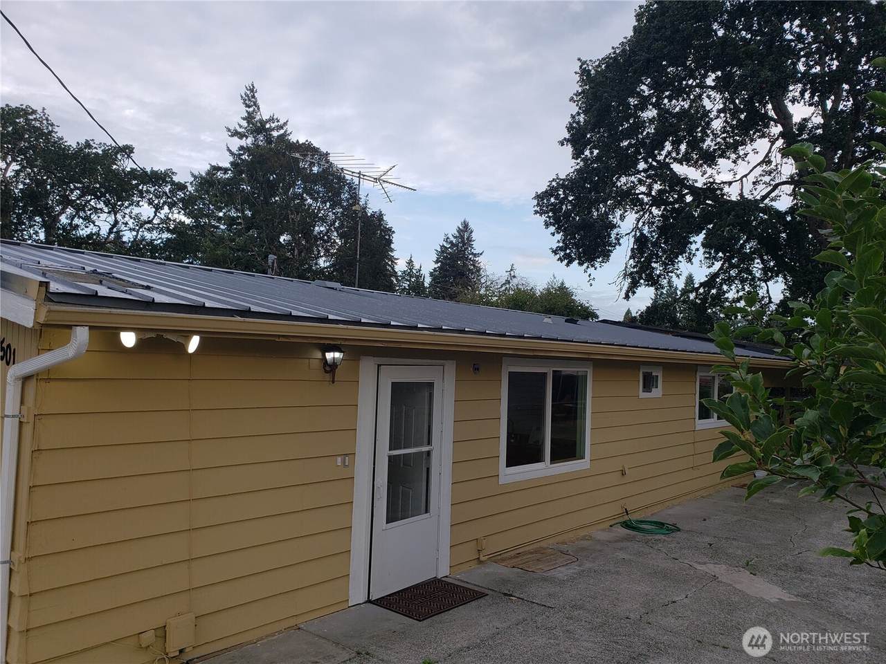 9501 Winona Street - Photo 1