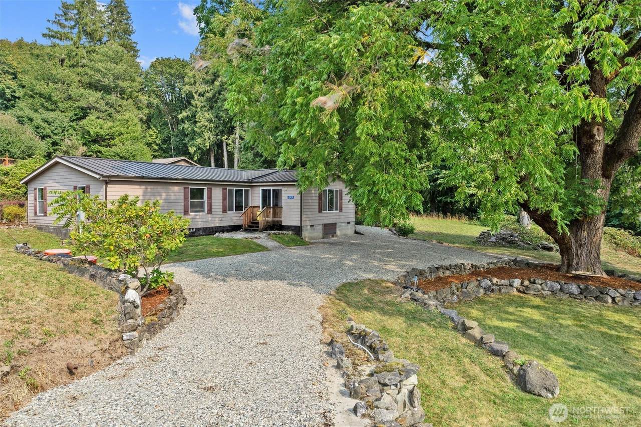 10939 Alfred Street - Photo 1