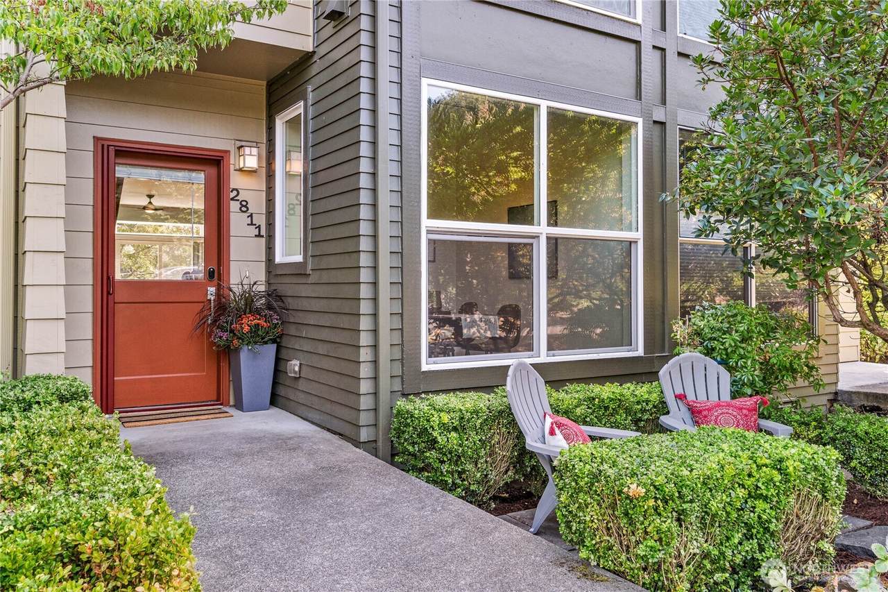 2811 Columbian Way - Photo 1