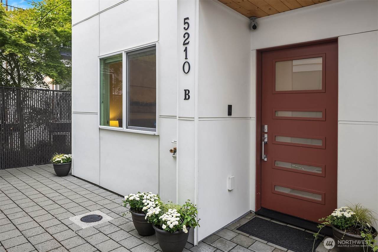 5210 B Brooklyn Avenue - Photo 1