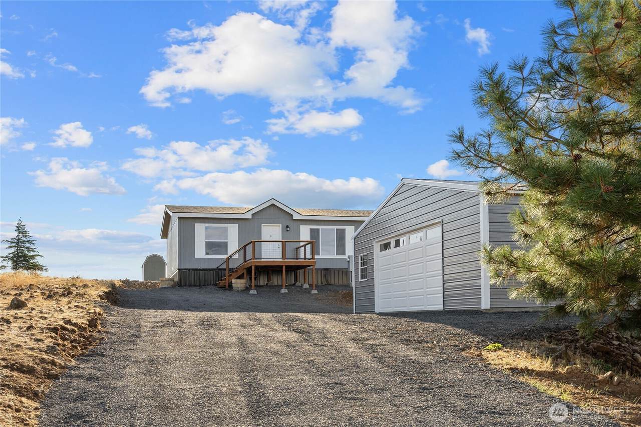 651 Highline Loop - Photo 1