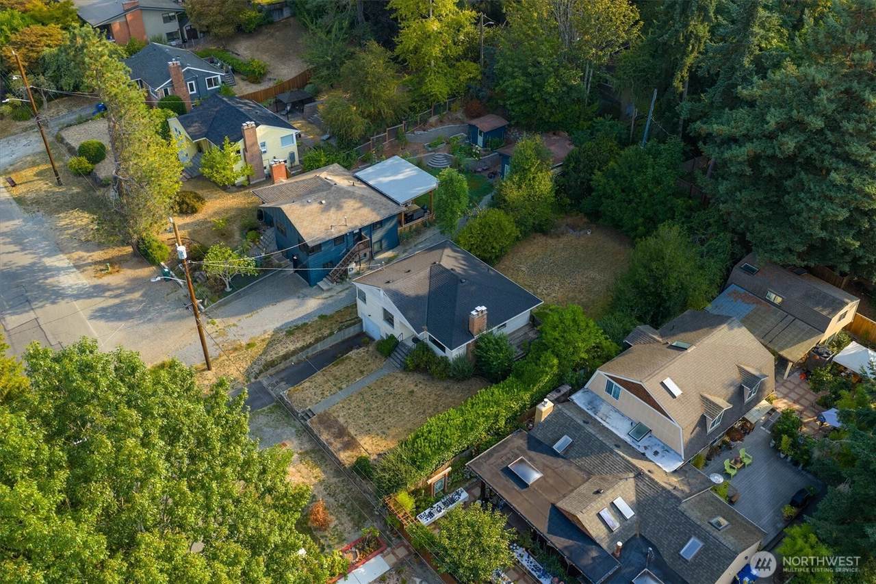 10522 41st Place - Photo 1