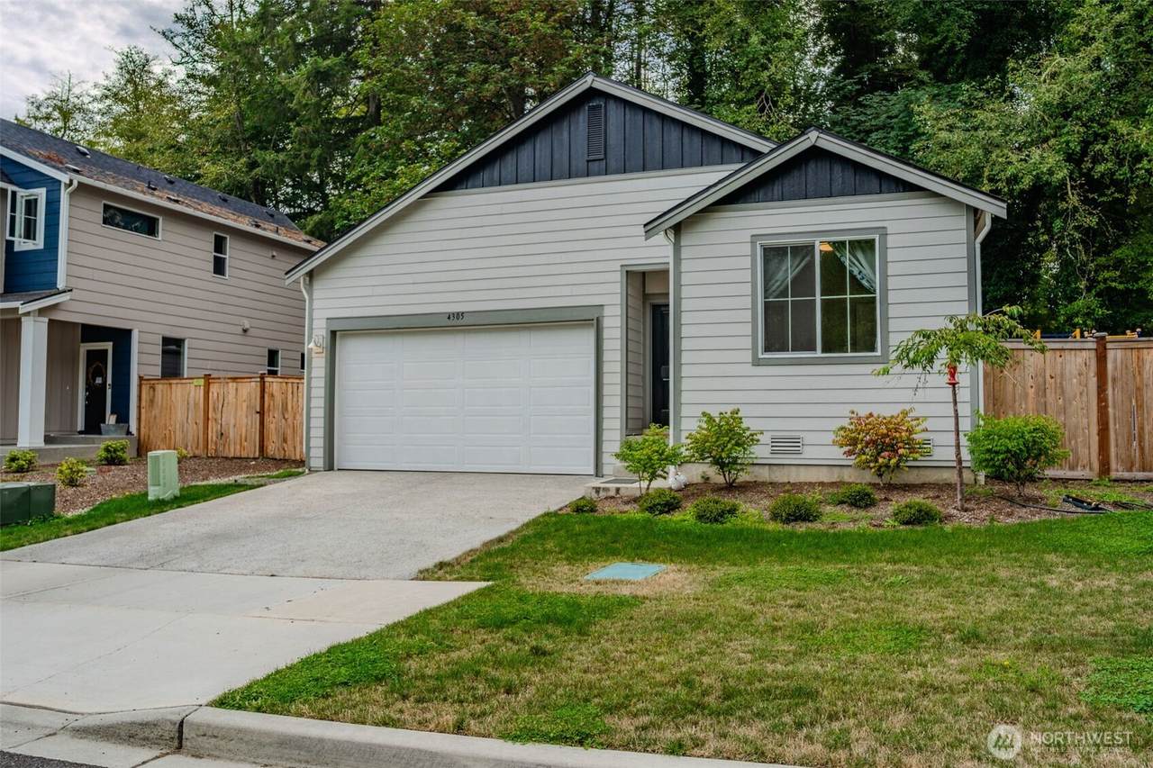 4305 23rd Court - Photo 1