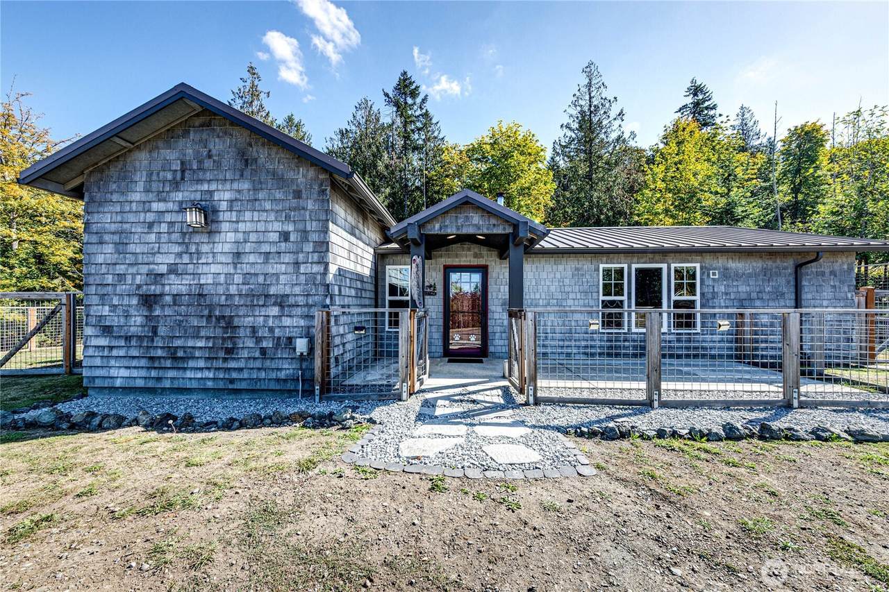 1083 Blyn Springs Road - Photo 1