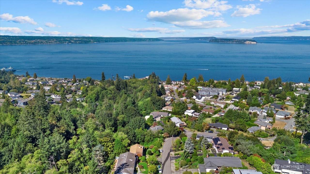 5302 Sound Avenue - Photo 1