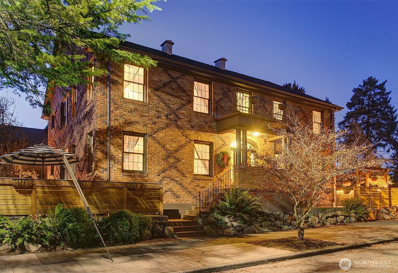 4915 Linden Avenue - Photo 1