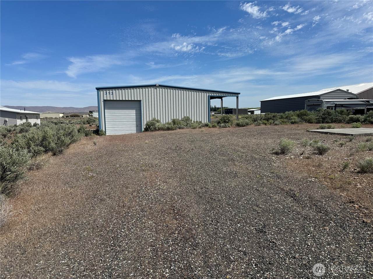 313 Airport Way - Photo 1