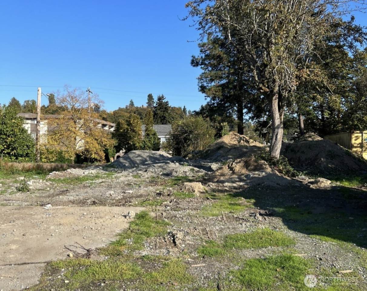 6207 Rainier Avenue - Photo 1