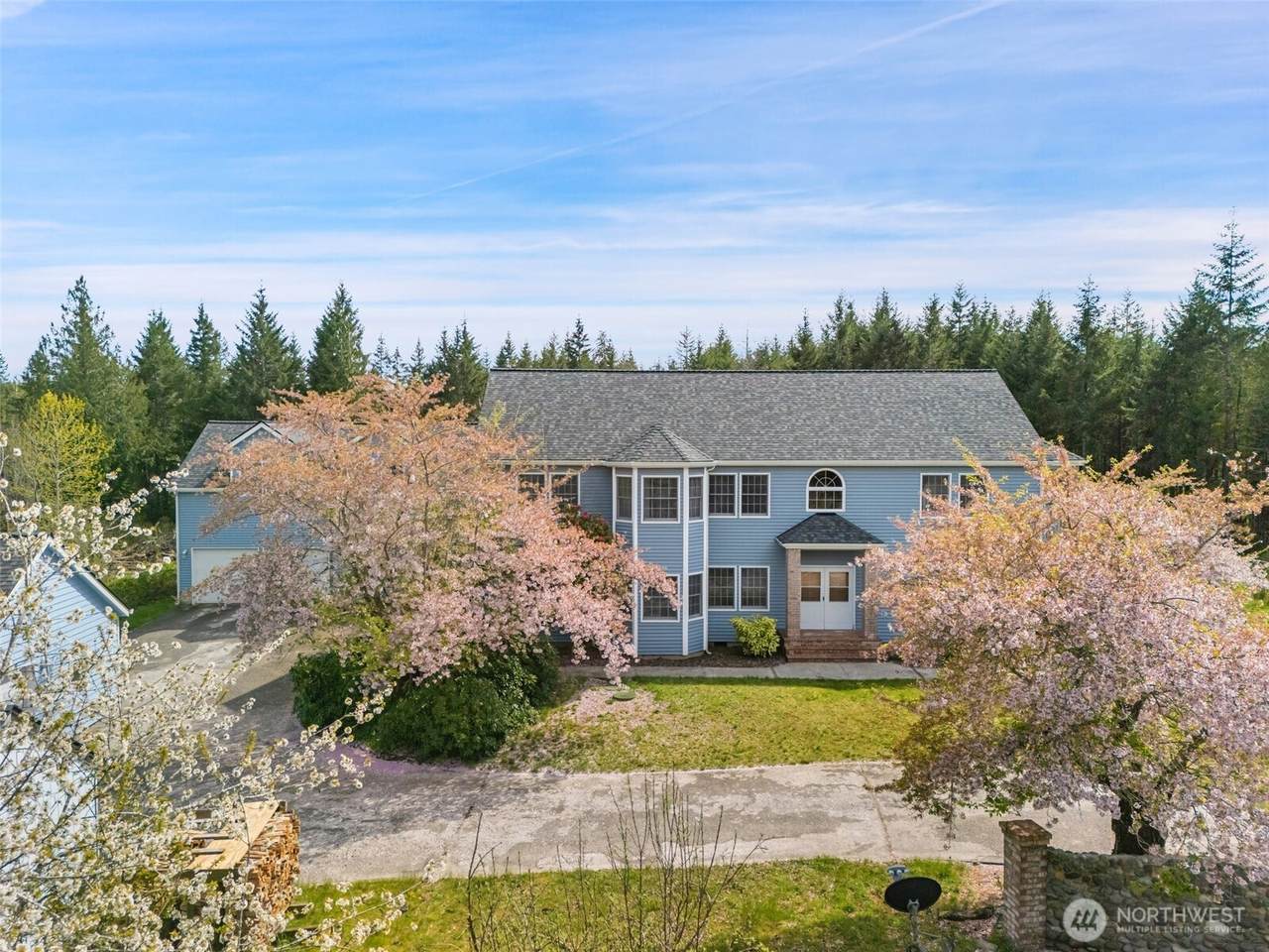 145 Falcon Court - Photo 1