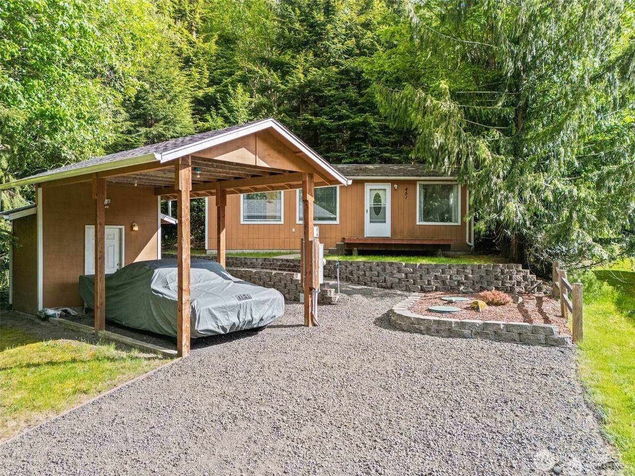 451 Alpine Avenue - Photo 1