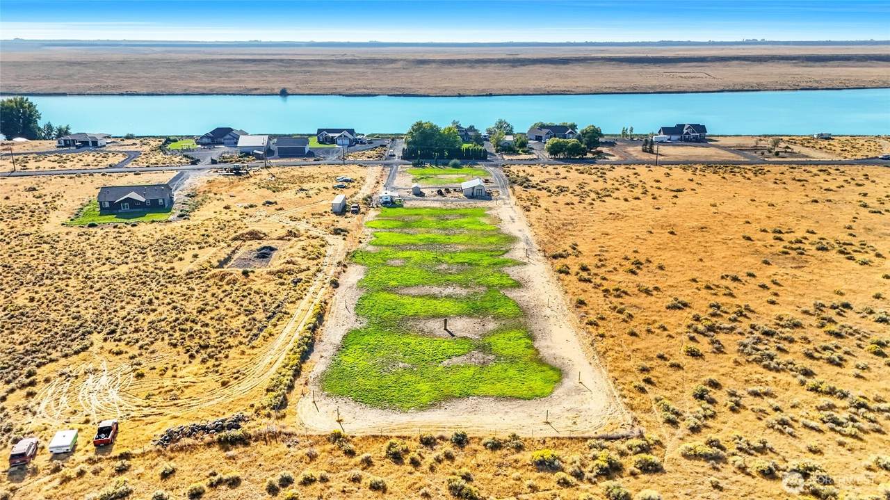 7837 Stonecrest Road - Photo 1