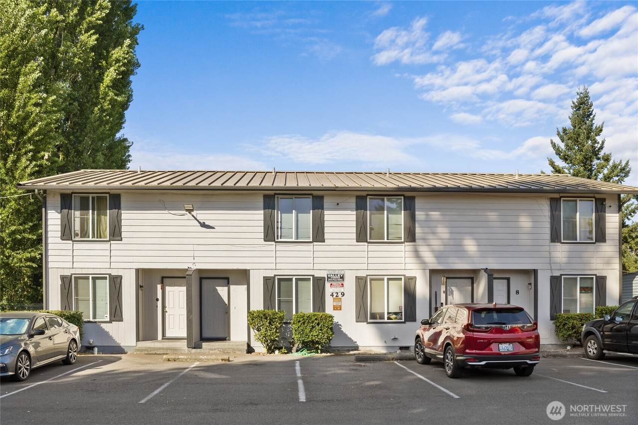 429 37th Street - Photo 1