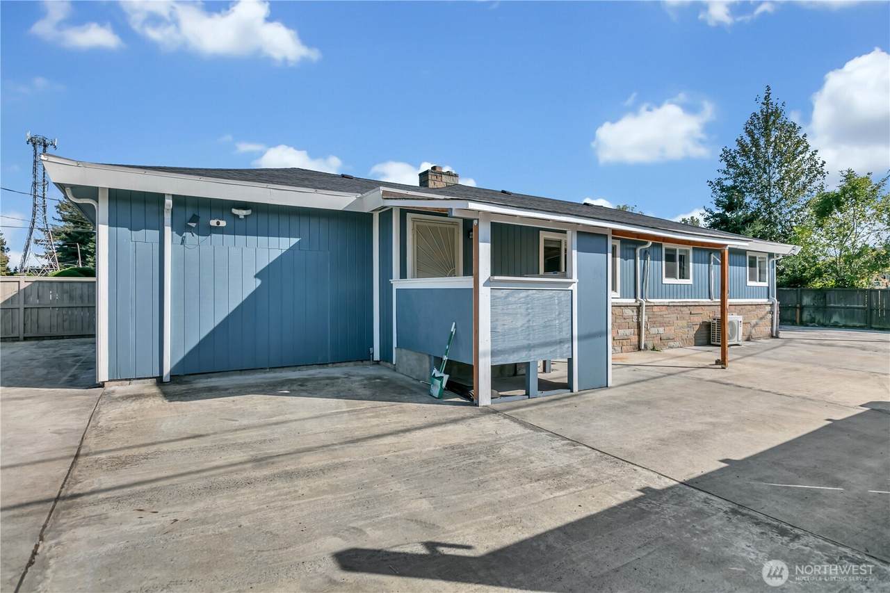 3501 Webster St - Photo 1