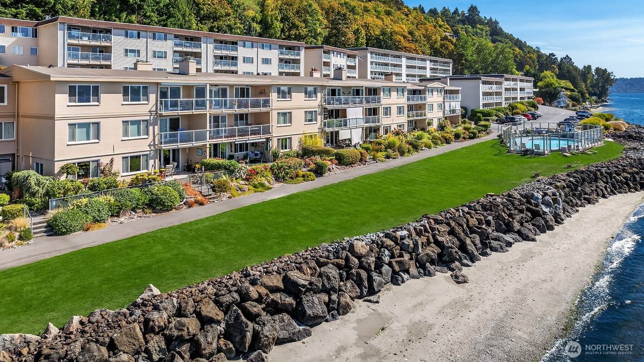 10203 47th Avenue - Photo 1