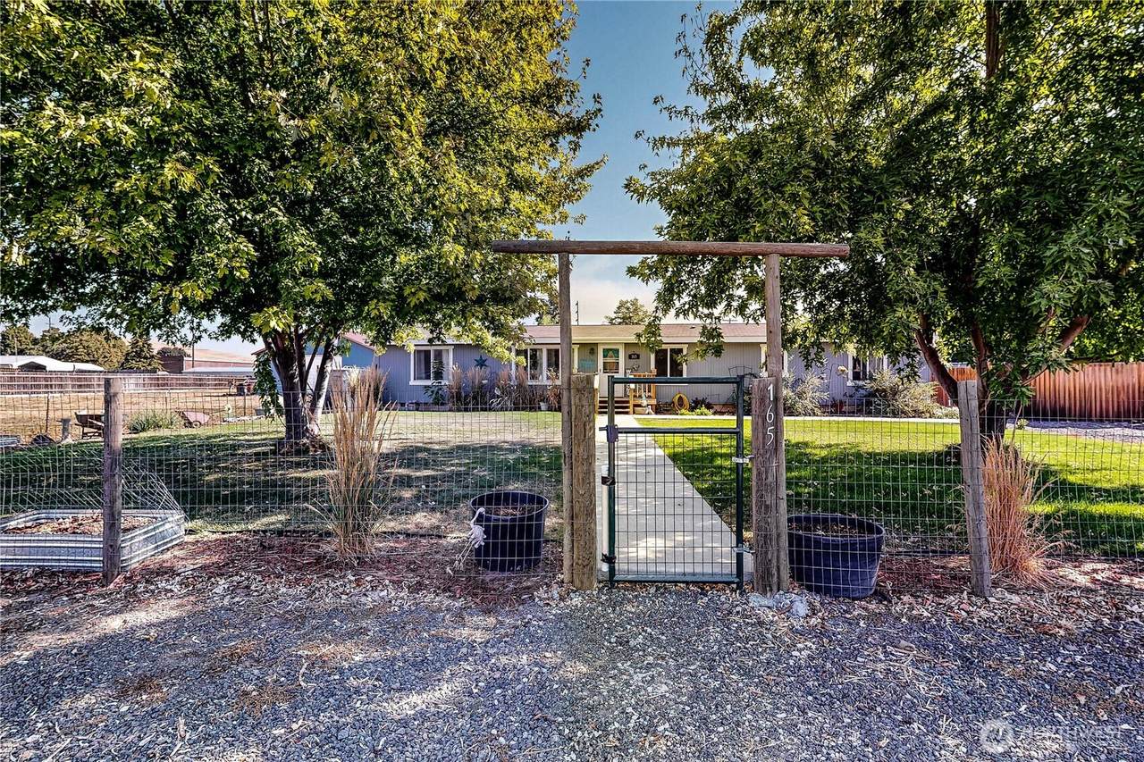 165 Harmon Street - Photo 1