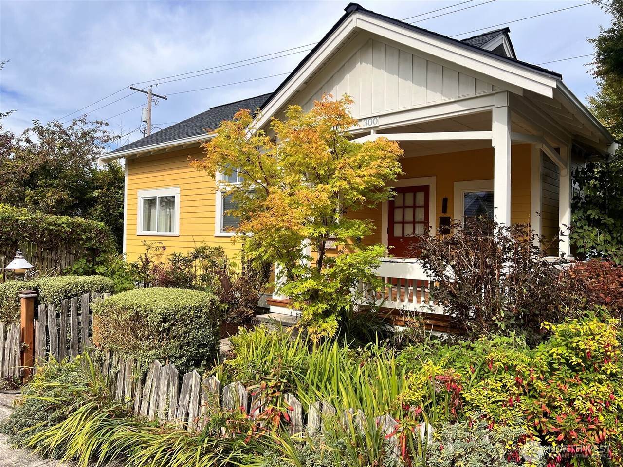 300 Cottage Lane - Photo 1