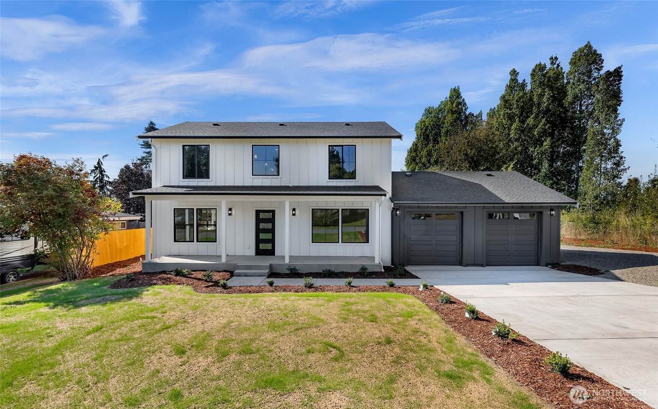 225 10th Street - Photo 1